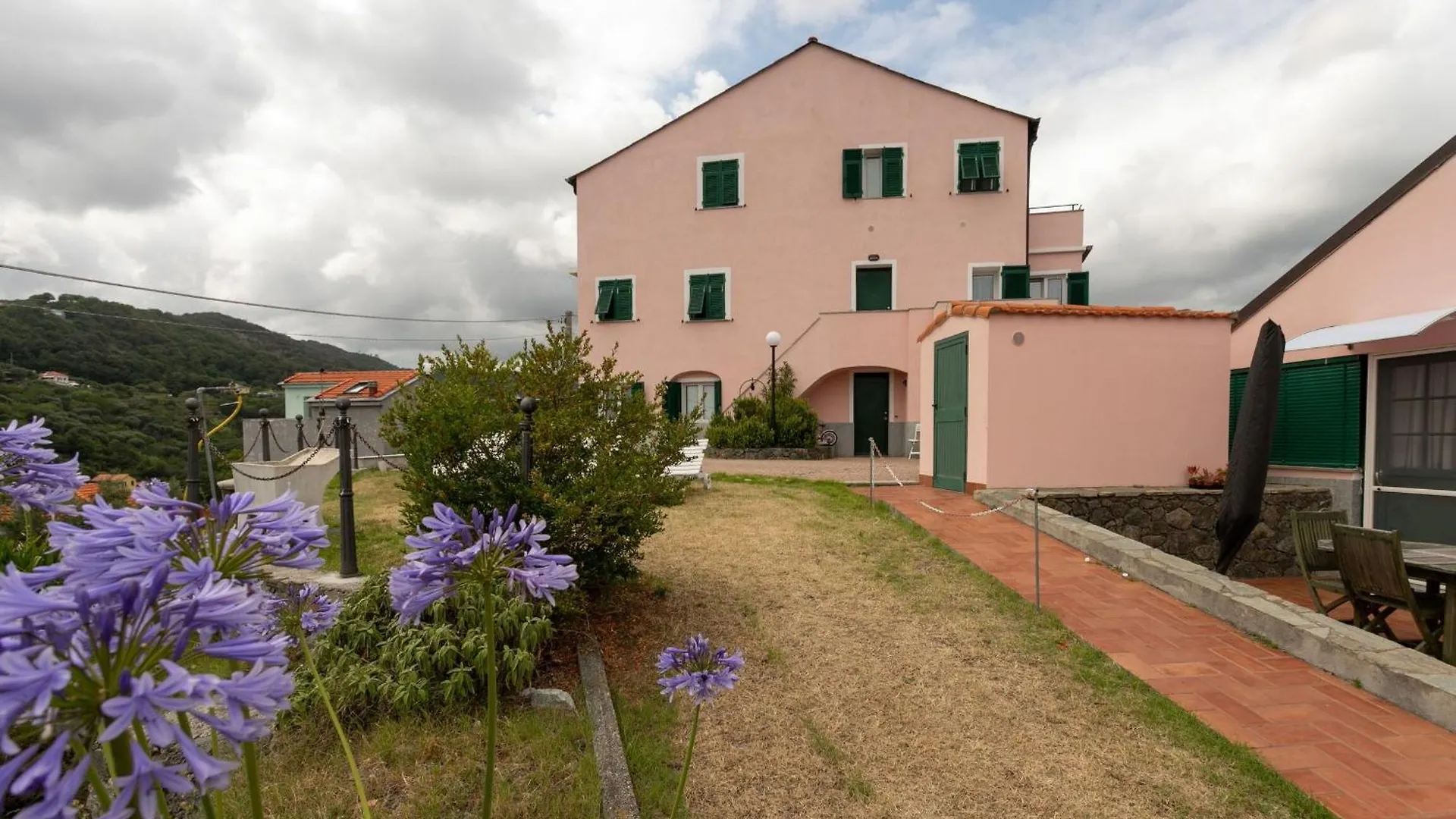 Villa Zafferano Suites - Mentuccia Celle Ligure Apartment