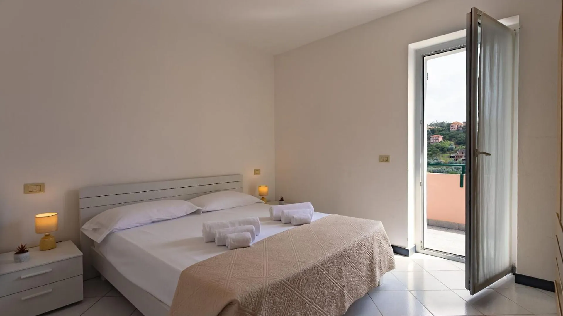 Villa Zafferano Suites - Mentuccia Celle Ligure Apartment