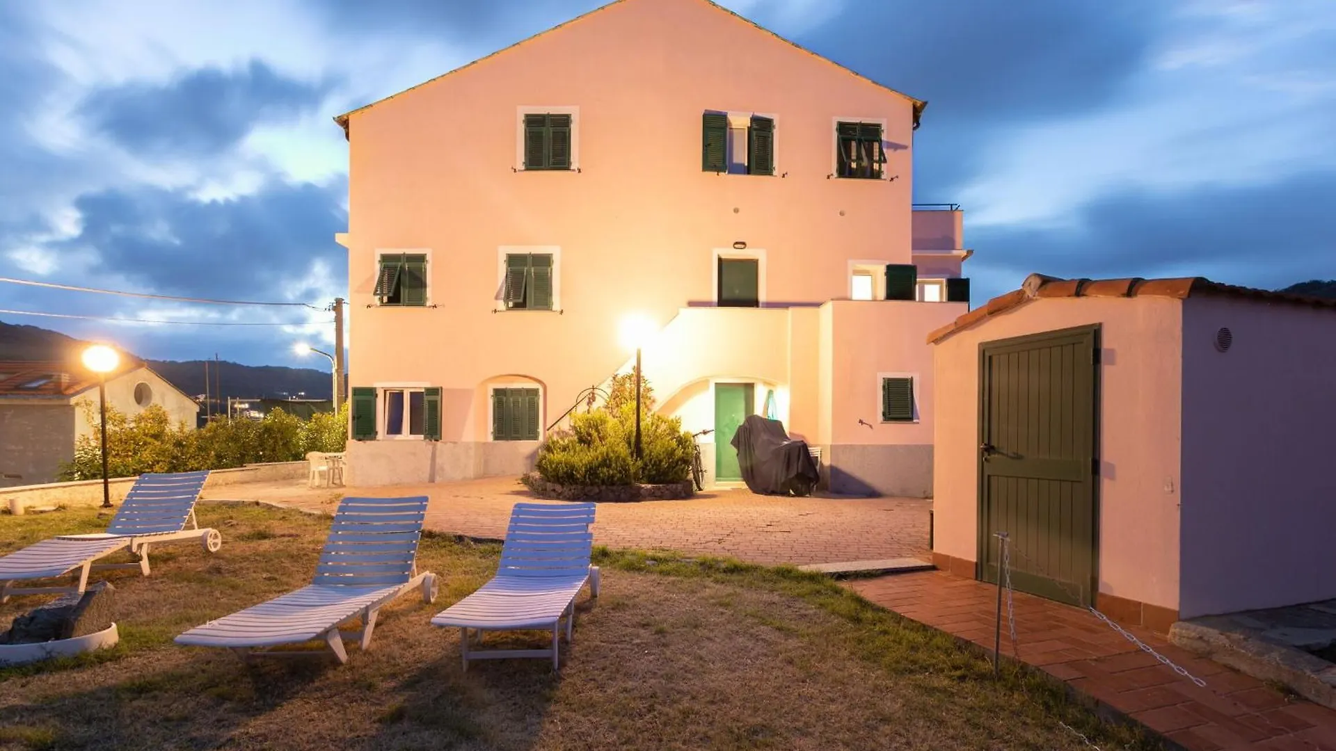 Villa Zafferano Suites - Mentuccia Celle Ligure