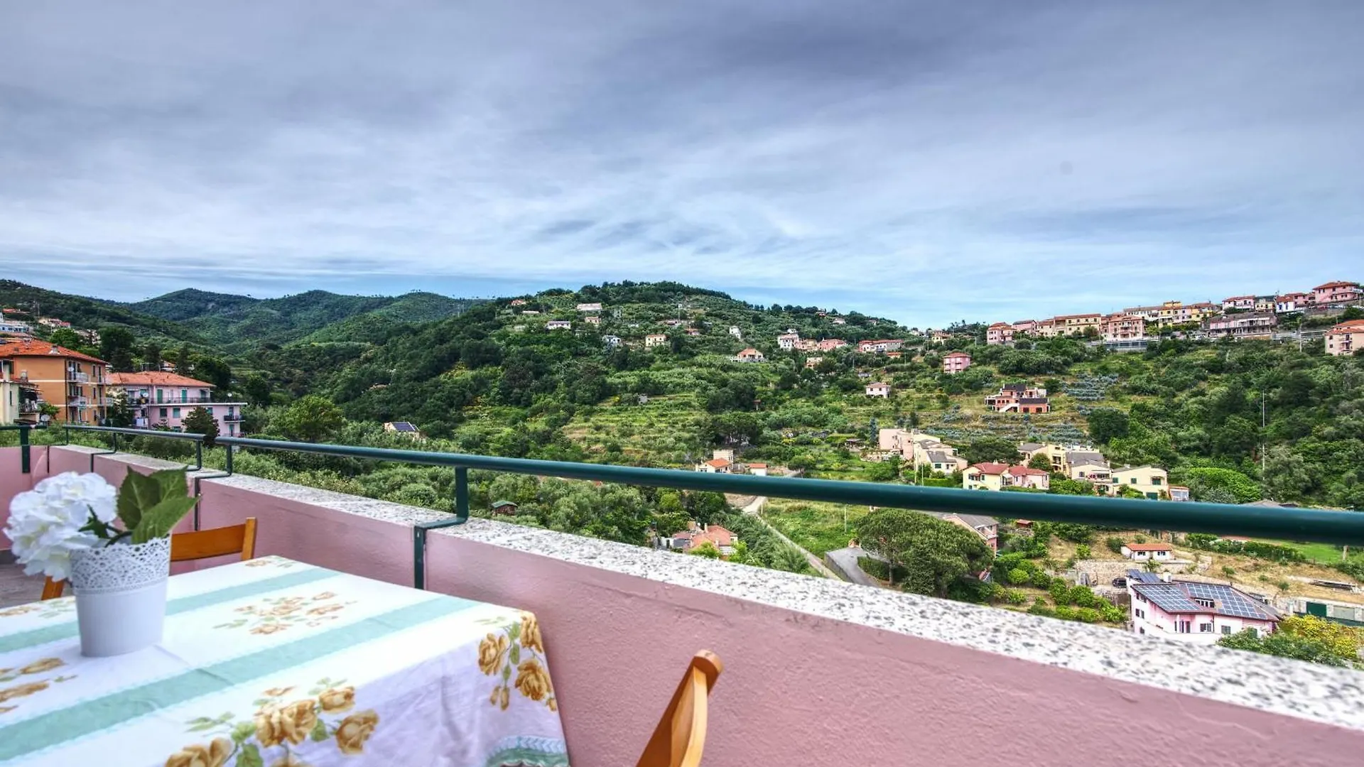 Apartment Villa Zafferano Suites - Mentuccia Celle Ligure