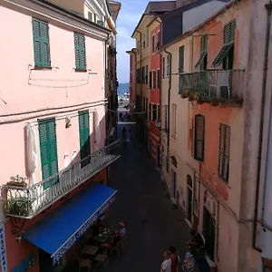 Appartamento Celle Mare Con Posto Auto Coperto, Celle Ligure